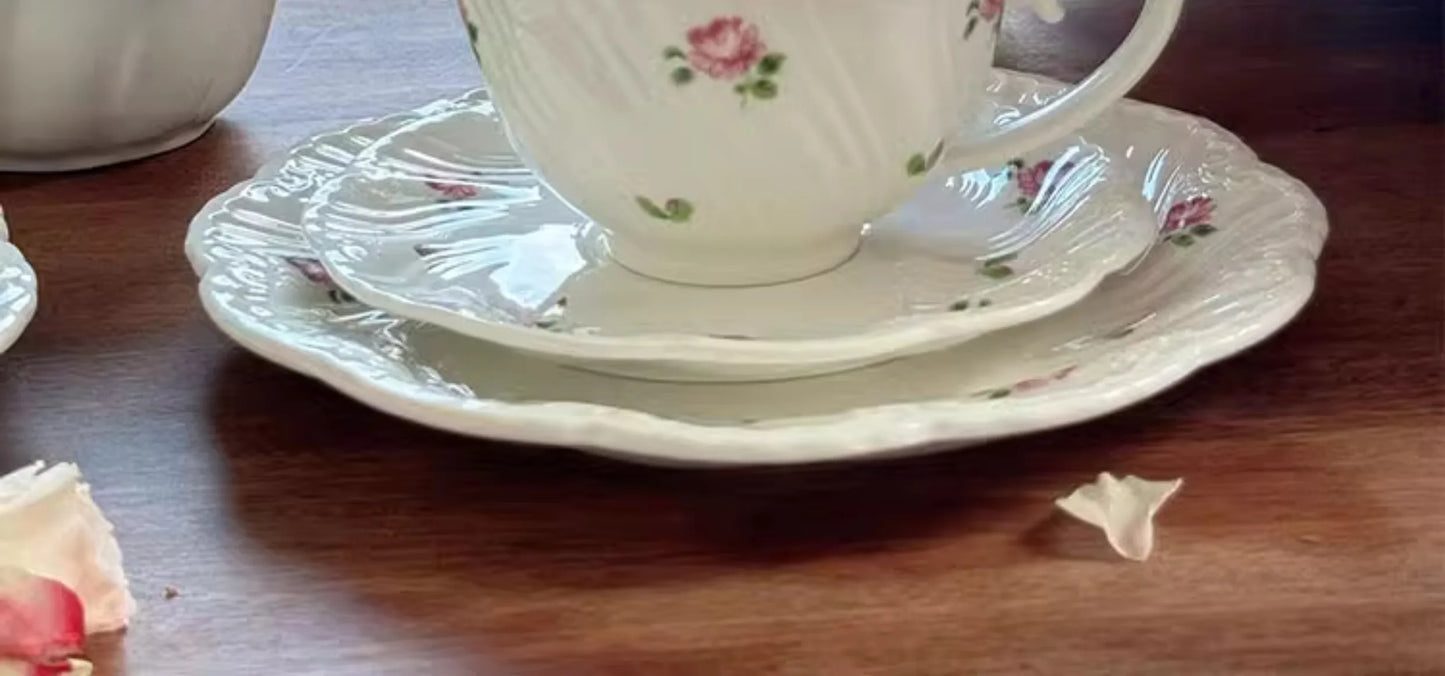 Ceramic Plate Set Coffee Cup Saucer Beautiful Tableware Vintage Rose Dessert Plate Dinner Dishes Gift Tea Cup Kitchen Supplies